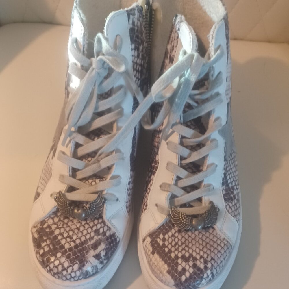 Steve Madden Snakeskin Zip Up High Top Italian Sneakers Lace Up Pink on Back 9.5